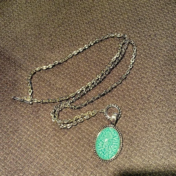 Great casual necklace. Chain is 17 inches long. Only worn a handful of times. - Picture 4 of 9